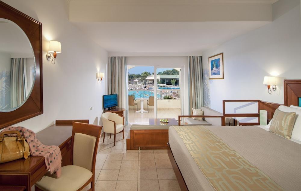 Kipriotis Maris Suites Psalidi  Esterno foto