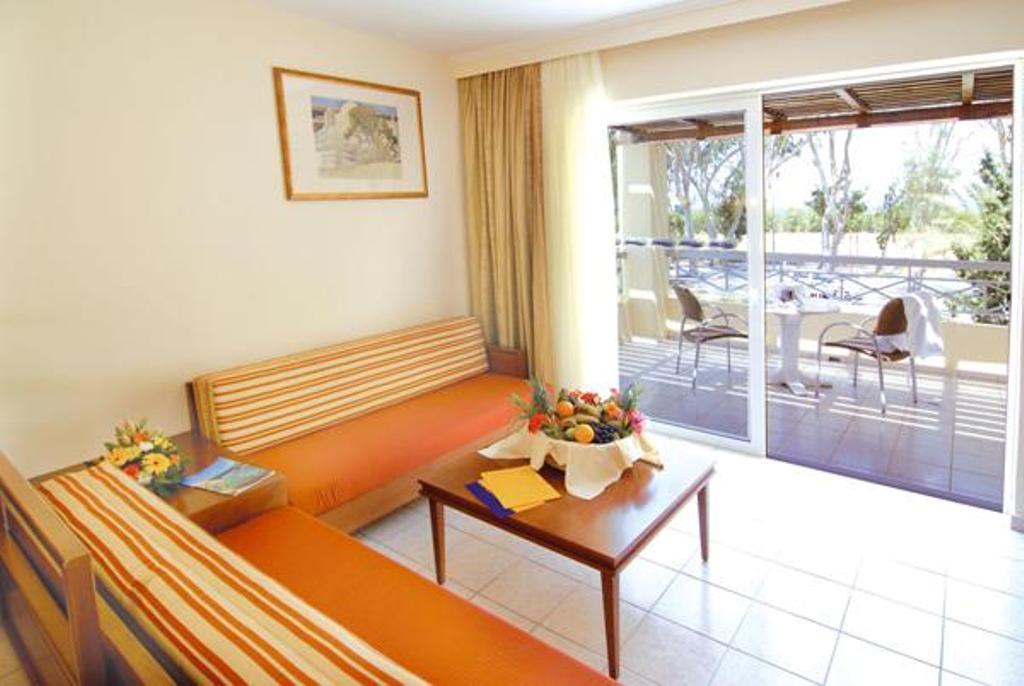 Kipriotis Maris Suites Psalidi  Esterno foto